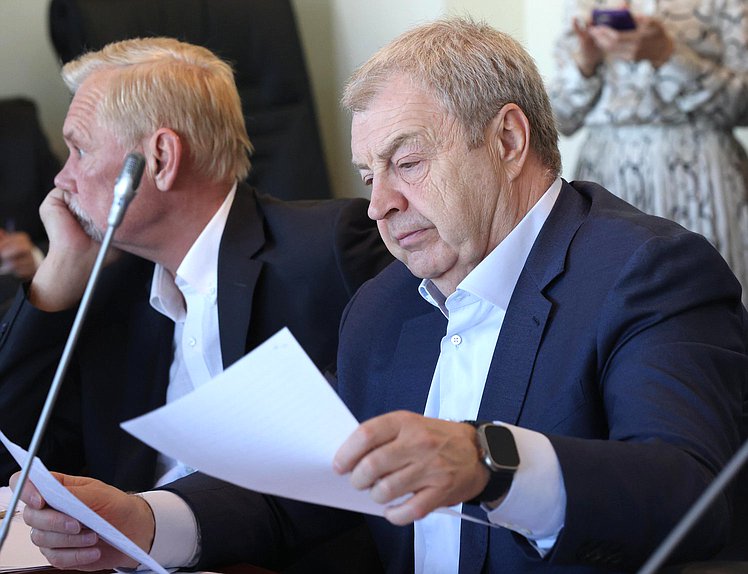 Член Комитета по строительству и ЖКХ Виталий Бахметьев