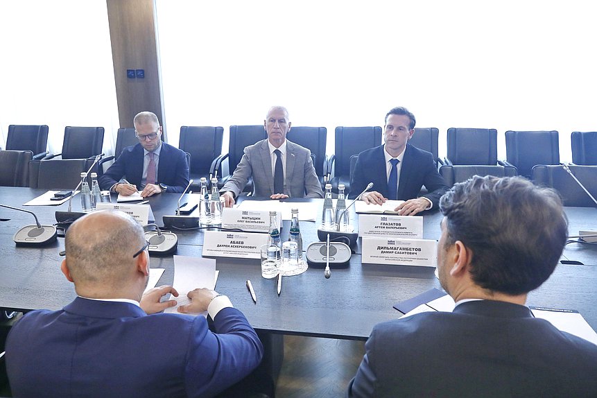 Встреча Председателя Комитета по физической культуре и спорту Олега Матыцина с делегацией посольства республики Казахстан