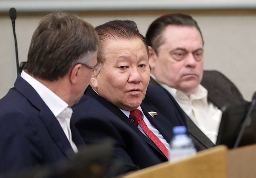 Первый заместитель Председателя Комитета по охране здоровья Федот Тумусов