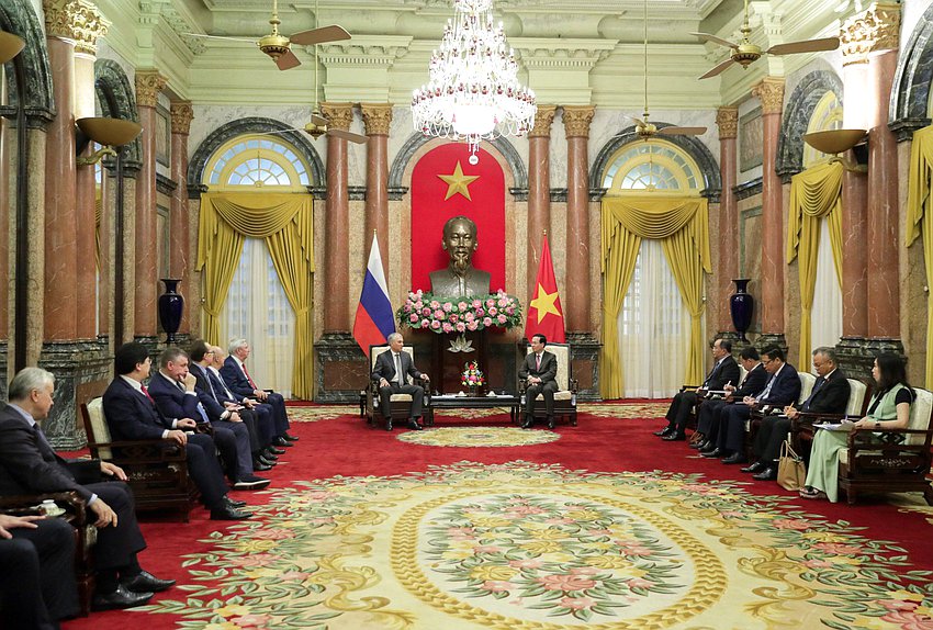 Chairman of the State Duma Vyacheslav Volodin and President of the Socialist Republic of Vietnam Võ Văn Thưởng