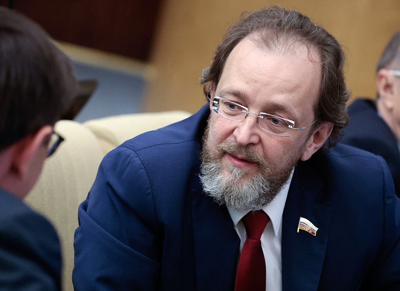 Первый заместитель Председателя Комиссии по Регламенту и обеспечению деятельности Государственной Думы Андрей Кузнецов