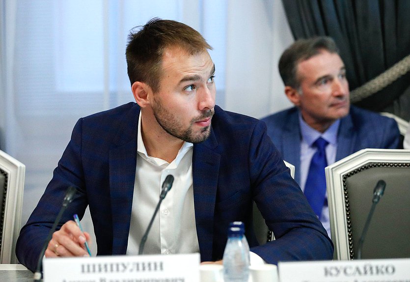 Заместитель Председателя Комитета по физической культуре и спорту Антон Шипулин