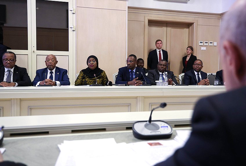 Встреча заместителя Председателя Государственной Думы Александра Бабакова с Председателем Ассамблеи Республики Мозамбик Маргаридой Аламуги Талапой