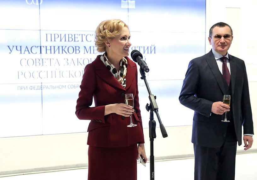Заместитель Председателя Государственной Думы Ирина Яровая и Первый заместитель Председателя Совета Федерации Николай Федоров