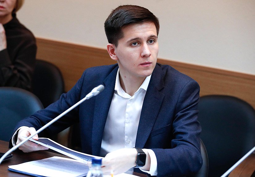 Первый заместитель Председателя Комитета по просвещению Максим Гулин