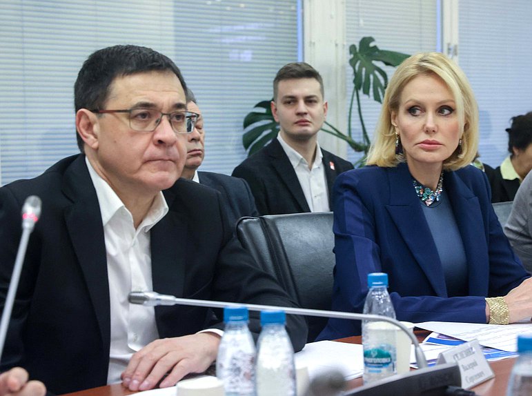 Первый заместитель Председателя Комитета по энергетике Валерий Селезнев