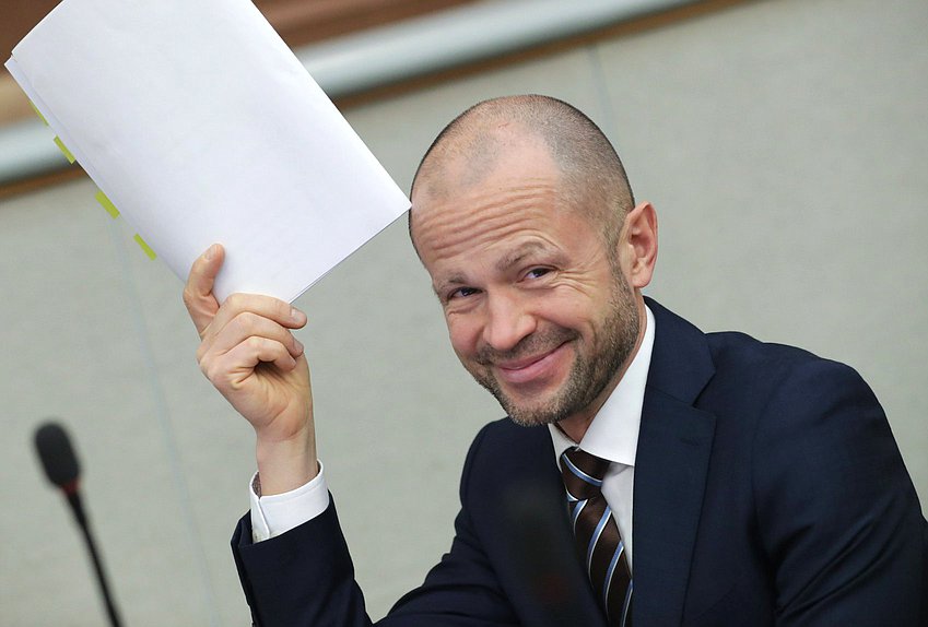 Первый заместитель Председателя Комитета по строительству и жилищно-коммунальному хозяйству Роман Лябихов