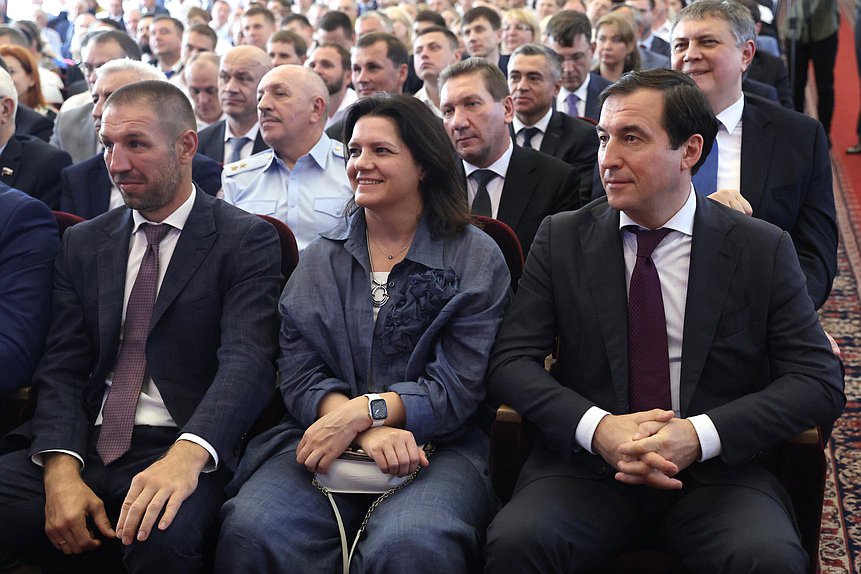 Первый заместитель Председателя Комитета по физической культуре и спорту Дмитрий Пирог, заместитель Председателя Комитета по туризму и развитию туристической инфраструктуры Наталья Костенко и Первый заместитель Председателя Комитета по контролю Дмитрий Гусев