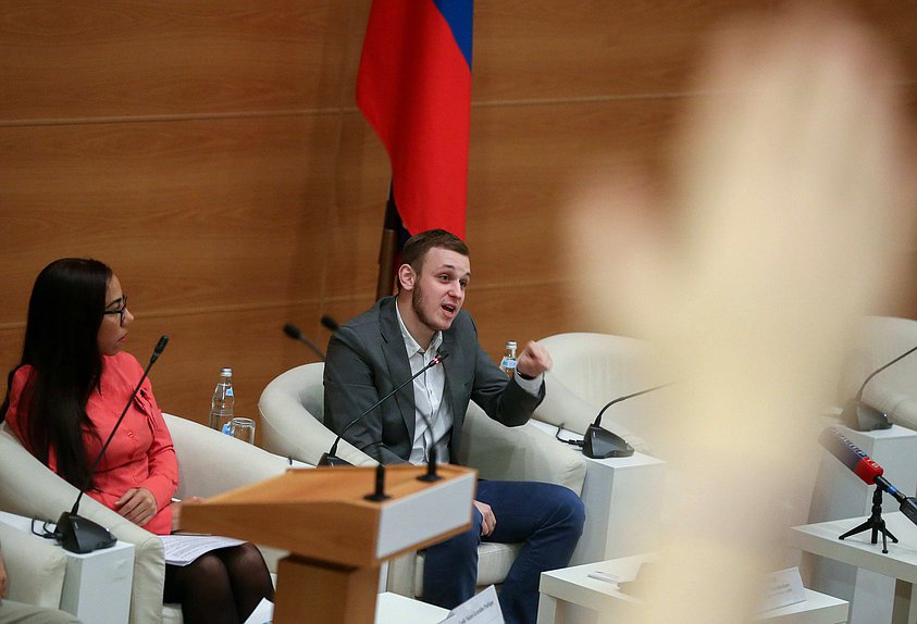 Член Комитета по физической культуре, спорту, туризму и делам молодежи Василий Власов