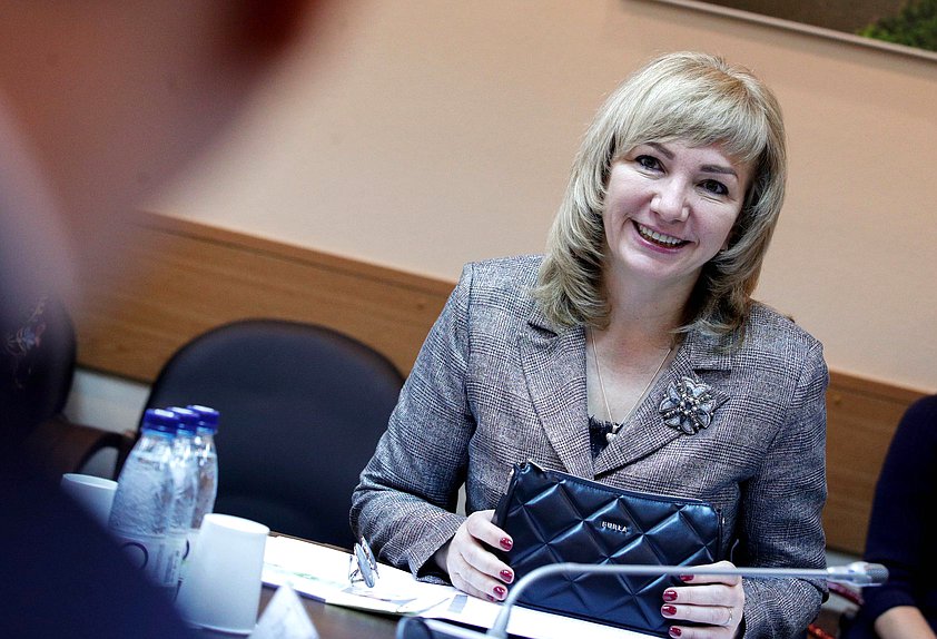 Член Комитета по просвещению Лариса Тутова