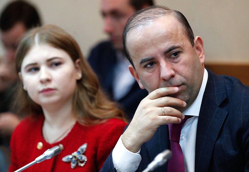 Круглый стол «Социальная поддержка и интеграция молодежи новых территорий РФ в экосистему молодежной политики»