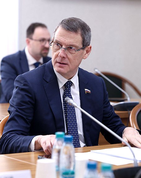 Заместитель Председателя Комитета по охране здоровья Дмитрий Сизякин