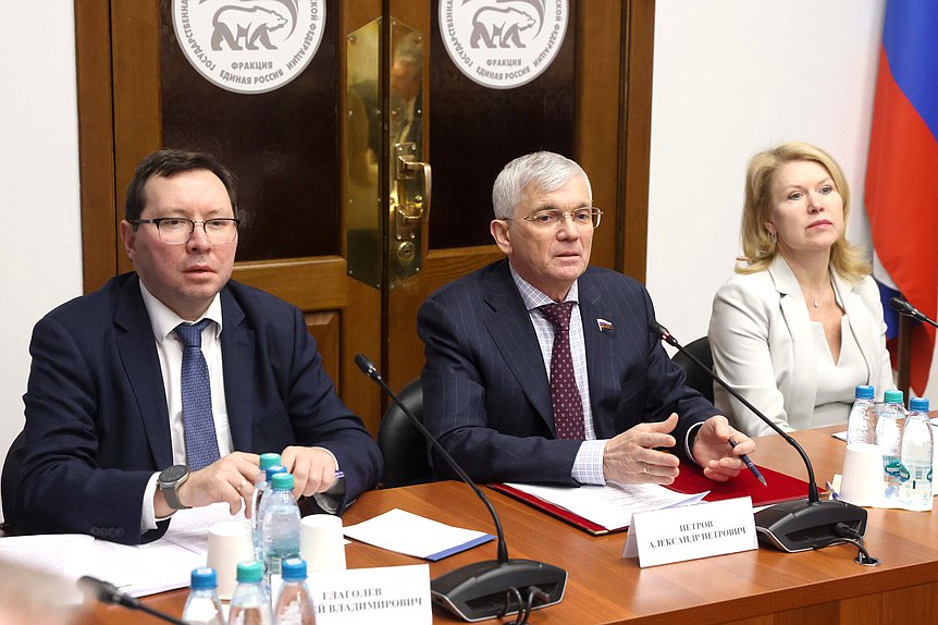 Заместитель Министра здравоохранения РФ Сергей Глаголев и член Комитета по охране здоровья Александр Петров