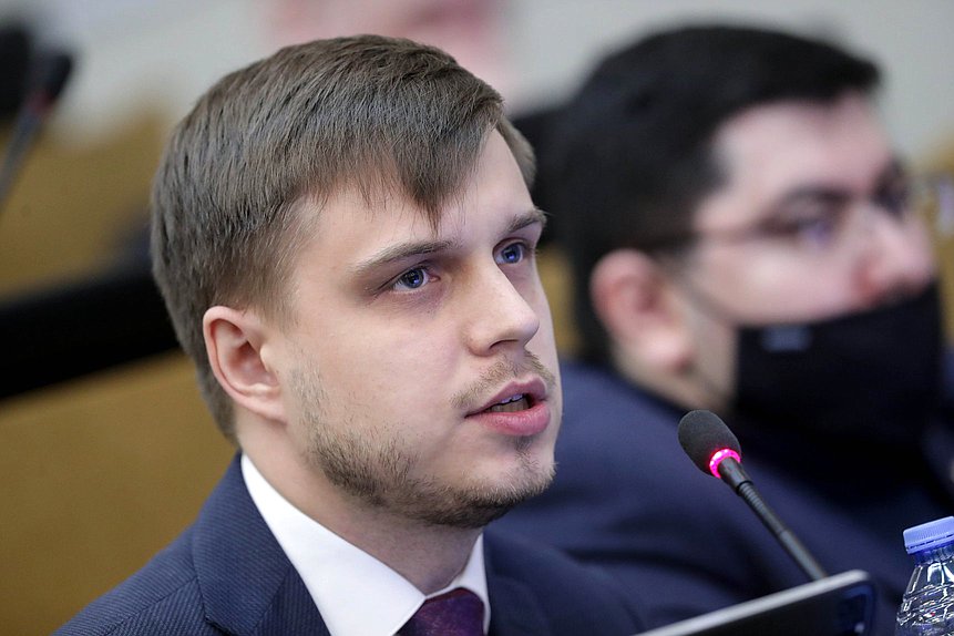 Член Комитета по информационной политике, информационным технологиям и связи Антон Ткачев