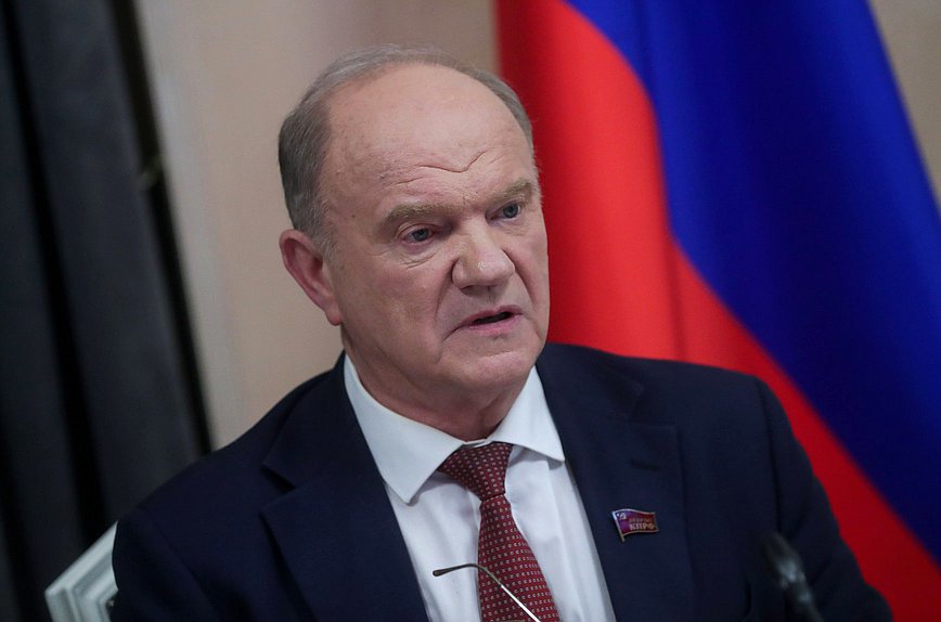 Руководитель фракции КПРФ Геннадий Зюганов