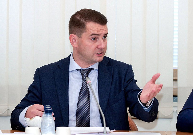 Председатель Комитета по труду, социальной политике и делам ветеранов Ярослав Нилов