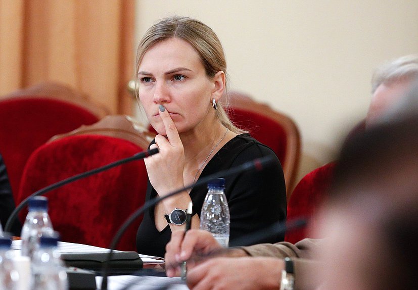 Член Комитета по охране здоровья Юлия Дрожжина