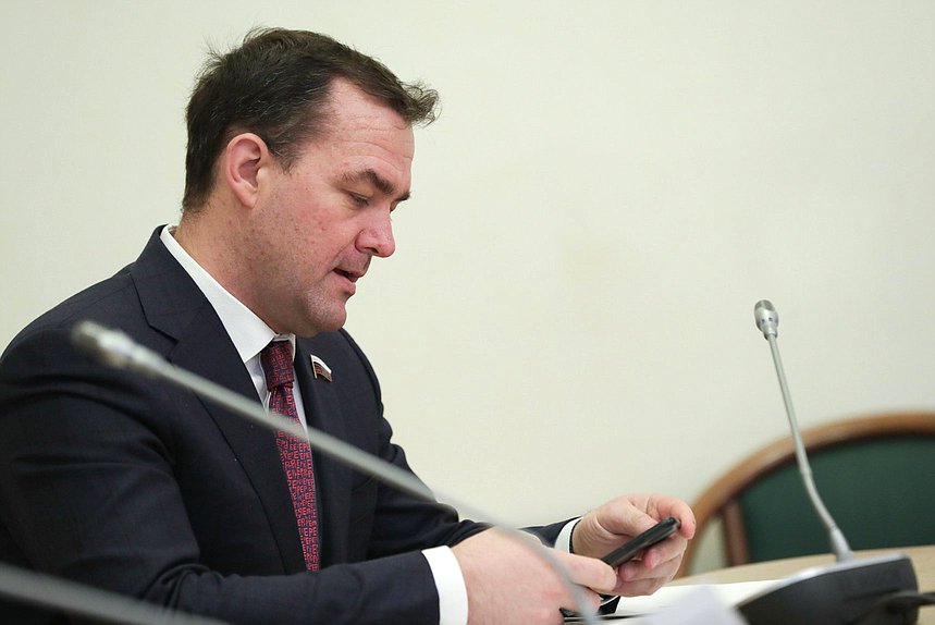 Член Комитета по аграрным вопросам Николай Гончаров