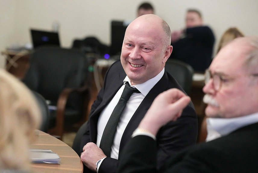 Заместитель Председателя Комитета по культуре Олег Лавров