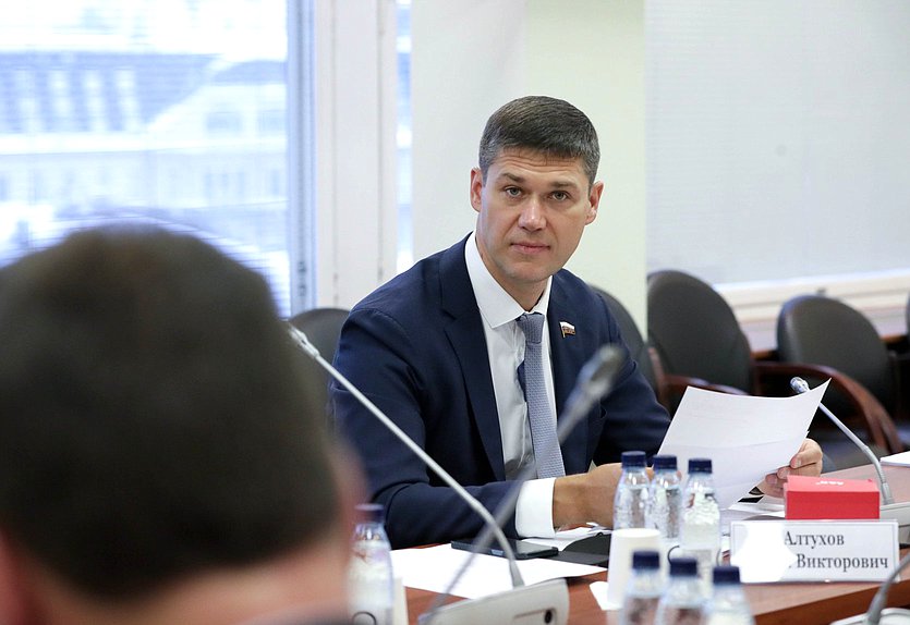 Член Комитета по экономической политике Сергей Алтухов