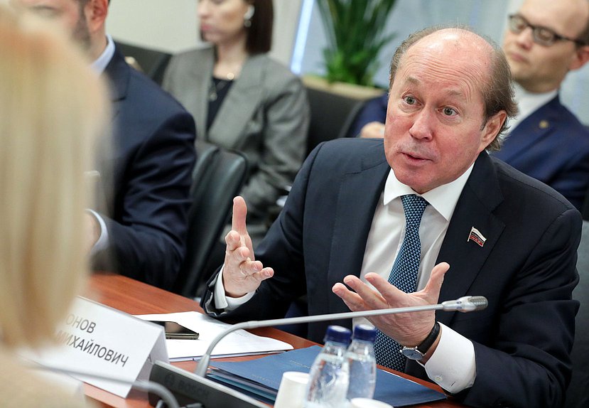 Заместитель Председателя Комитета по науке и высшему образованию Владимир Кононов