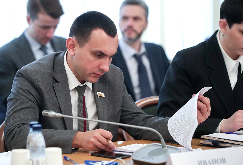 Член Комитета по экологии, природным ресурсам и охране окружающей среды Максим Иванов