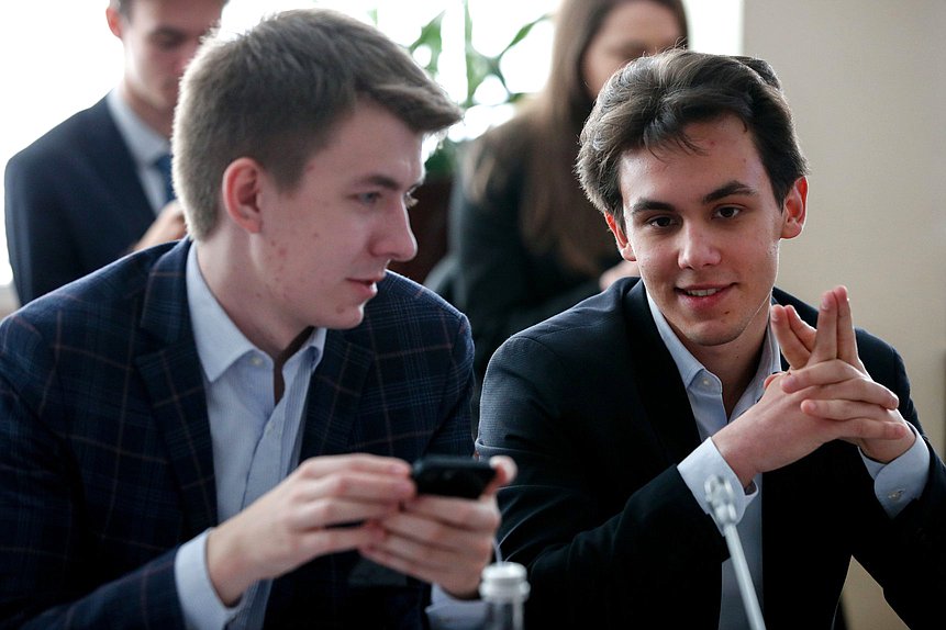 Круглый стол Комитета по молодежной политике на тему «Внутригрупповые конфликты в студенческой среде как угроза социальной стабильности. Социальные технологии эскалации и медиации конфликтов»