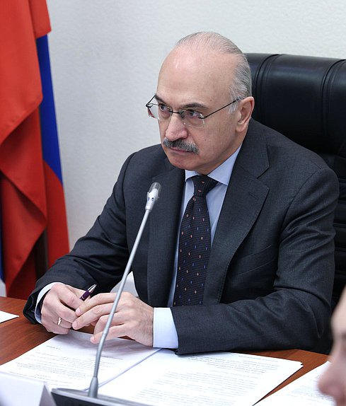 Председатель Комитета по науке и высшему образованию Сергей Кабышев