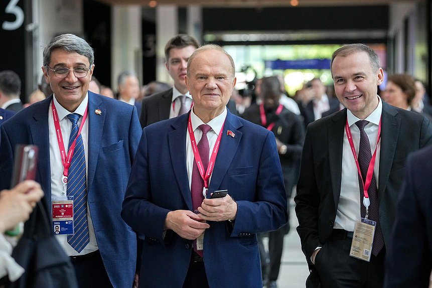 Руководитель фракции КПРФ Геннадий Зюганов