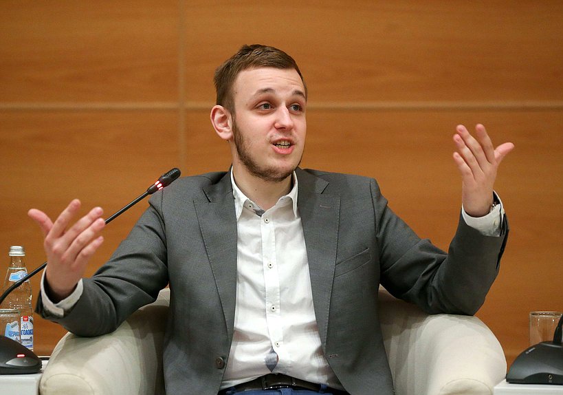 Член Комитета по физической культуре, спорту, туризму и делам молодежи Василий Власов