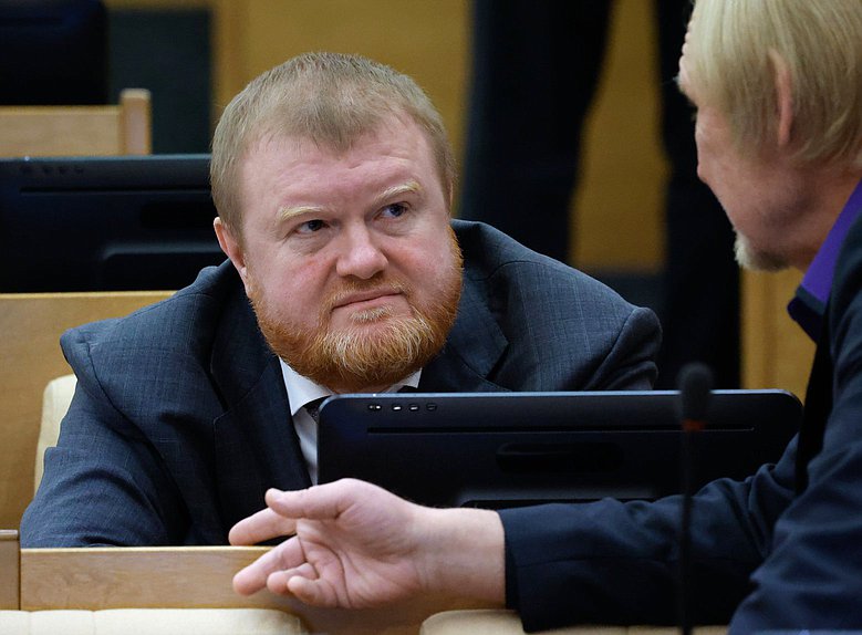 Заместитель Председателя Комитета по региональной политике и местному самоуправлению Роман Любарский