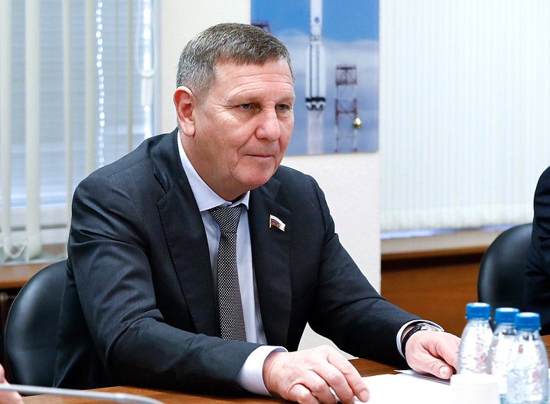 Член Комитета по промышленности и торговле Андрей Трифонов