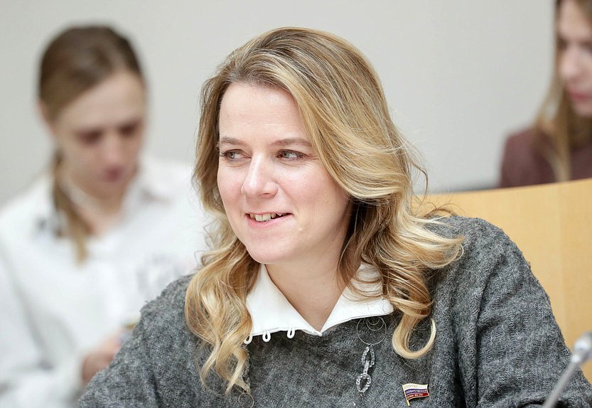 Член Комитета по вопросам семьи, женщин и детей Ольга Коробова