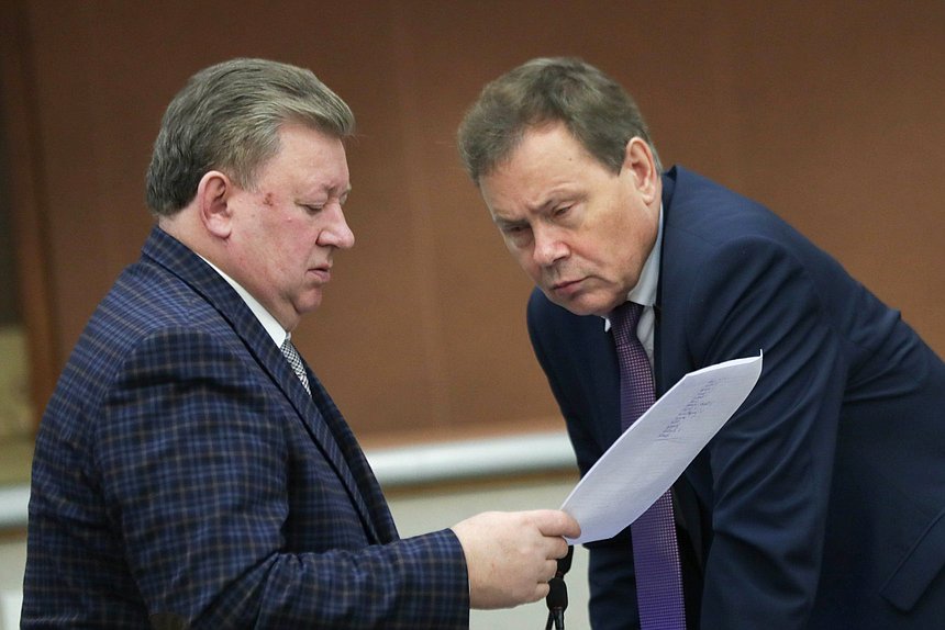 Председатель Комитета по аграрным вопросам Владимир Кашин и Первый заместитель Председателя Комитета по экономической политике Николай Арефьев