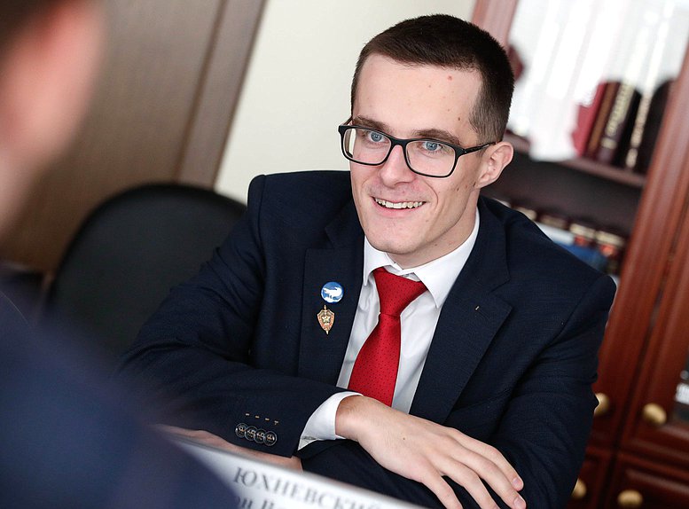 Круглый стол Комитета по молодежной политике на тему «Внутригрупповые конфликты в студенческой среде как угроза социальной стабильности. Социальные технологии эскалации и медиации конфликтов»