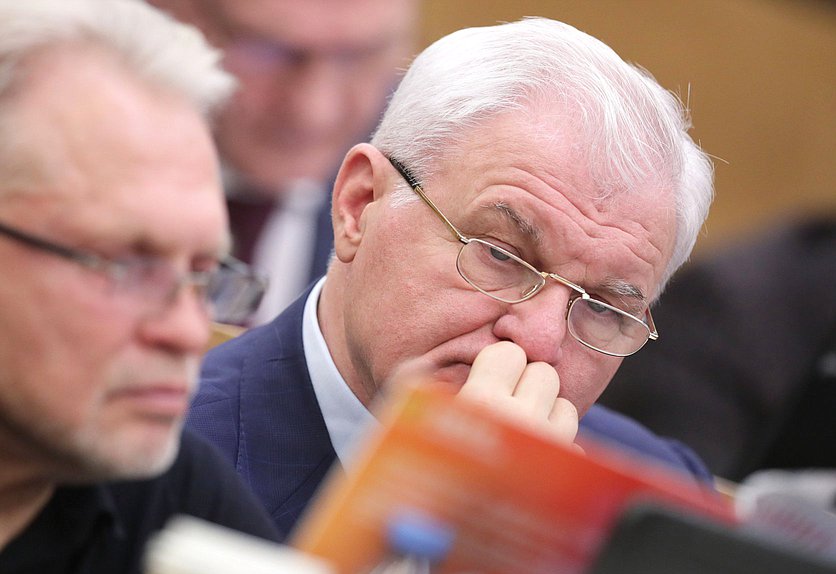 Первый заместитель Председателя Комитета по аграрным вопросам Владимир Плотников