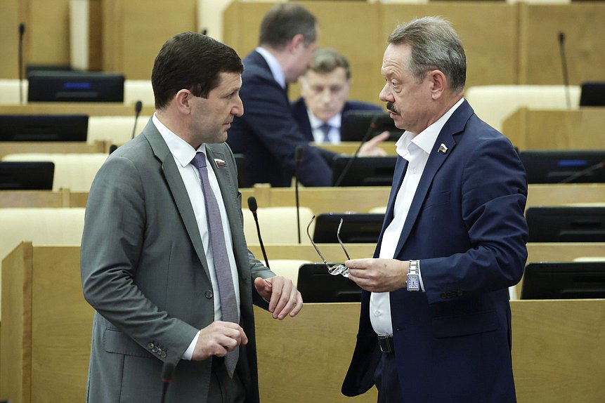 Член Комитета по энергетике Борис Гладких и член Комитета по развитию Дальнего Востока и Арктики Владимир Новиков