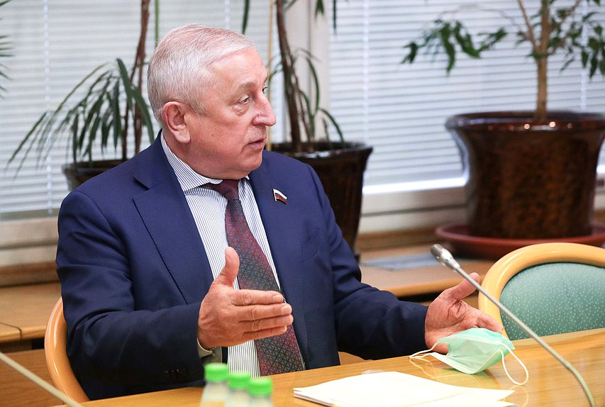 Председатель Комитета по региональной политике и проблемам Севера и Дальнего Востока Николай Харитонов