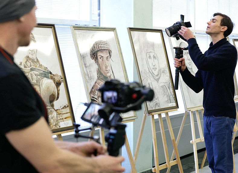 Церемония открытия выставки работ героев специальной военной операции «Портрет героя»