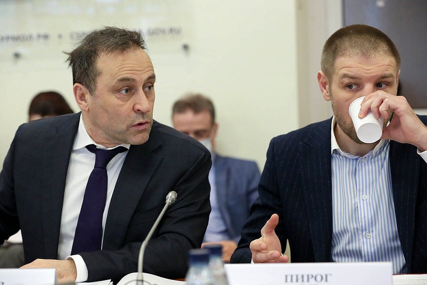 Председатель Комитета по физической культуре и спорту Дмитрий Свищев и Первый заместитель Председателя Комитета Дмитрий Пирог