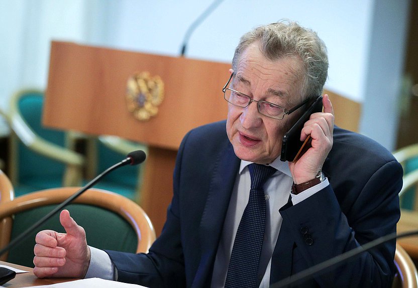 Член Комитета по контролю и Регламенту Владимир Поздняков