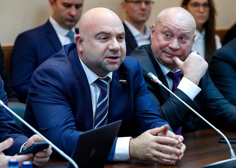 Член Комитета по экологии, природным ресурсам и охране окружающей среды Тимофей Баженов