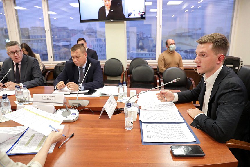 Председатель Комитета по молодежной политике Артем Метелев