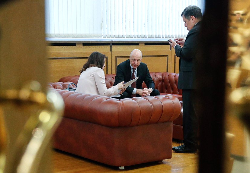 Министр финансов РФ Антон Силуанов и Председатель Комитета по бюджету и налогам Андрей Макаров