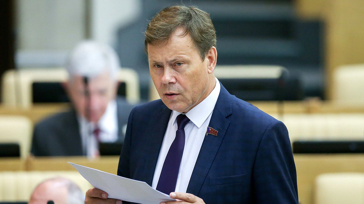 Первый заместитель Председателя Комитета по экономической политике, промышленности, инновационному развитию и предпринимательству Николай Арефьев