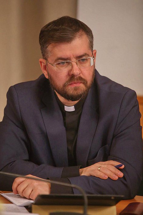 Круглый стол Комитета Государственной Думы по делам общественных объединений и религиозных организаций на тему «Совершенствование законодательства о религиозных организациях». 

