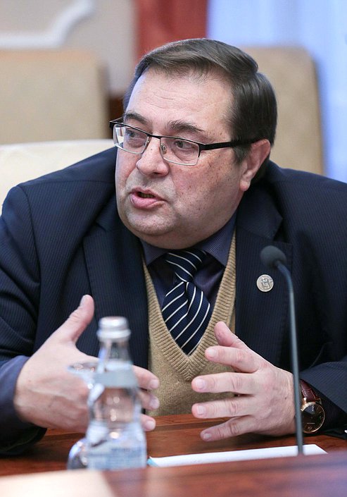  Председатель Государственной Думы  С.Е.Нарышкин провёл
 заседание Президиума Совета Российского исторического общества.

