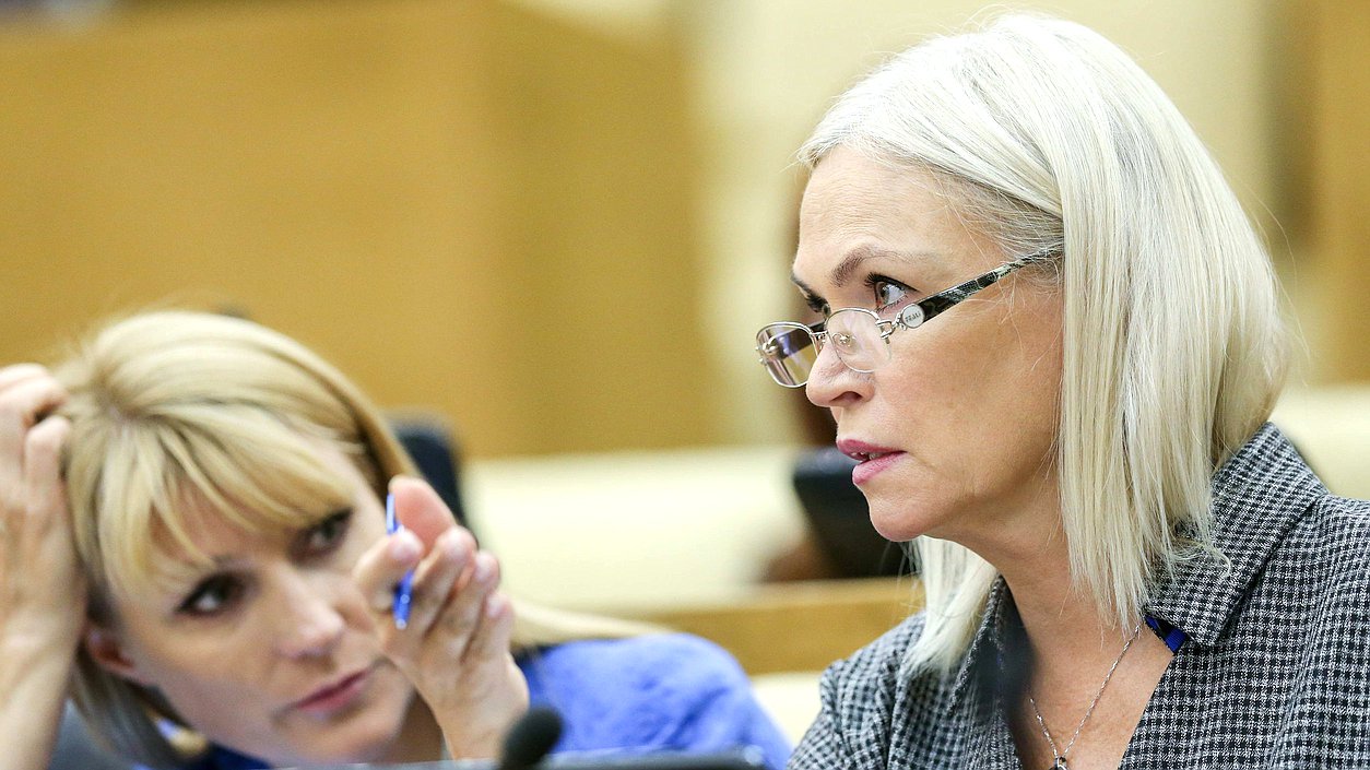 Член Комитета по государственному строительству и законодательству Ирина Белых