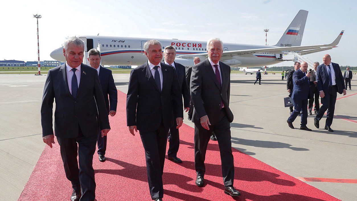 Председатель Палаты представителей Национального собрания Республики Беларусь Владимир Андрейченко, Председатель Государственной Думы Вячеслав Володин и Чрезвычайный и полномочный посол РФ в Беларуси Борис Грызлов