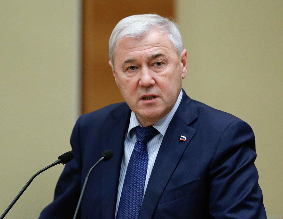 Парламентские слушания на тему:" О преодолении структурных диспропорций и стимулировании экономического роста в Российской Федерации".
